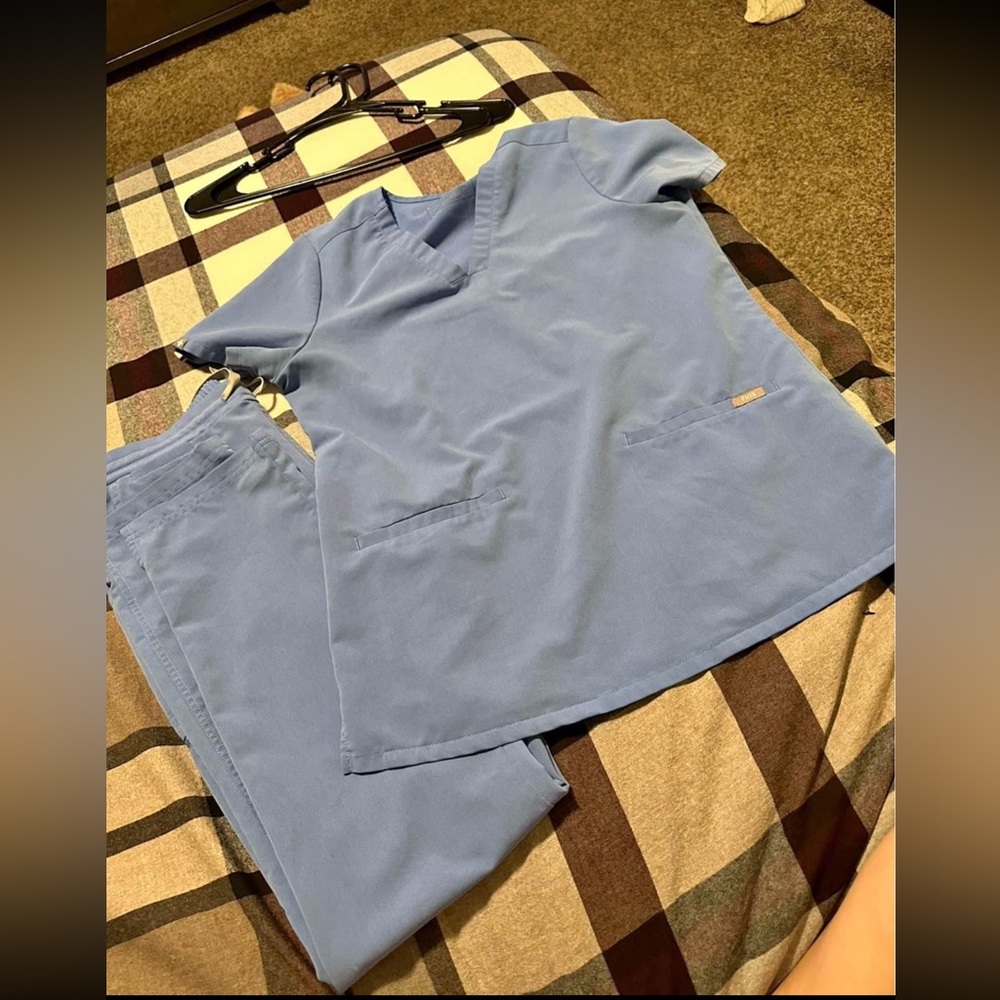 Ceil Blue Size Small Figs Scrubs